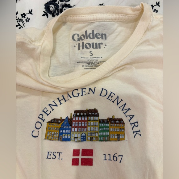 Copenhagen Denmark T-Shirt in Beige/Cream - Picture 2 of 3
